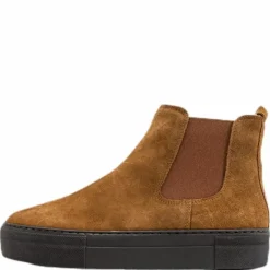 Amber Brown