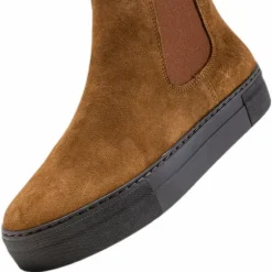 Amber Brown