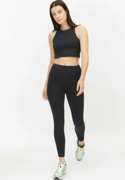 Kay Premium Cropped Top Black