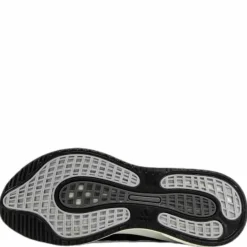 Supernova Shoes Core Black / Grey Six / Silver Metallic
