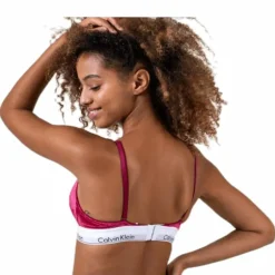 Unlined Triangle Red